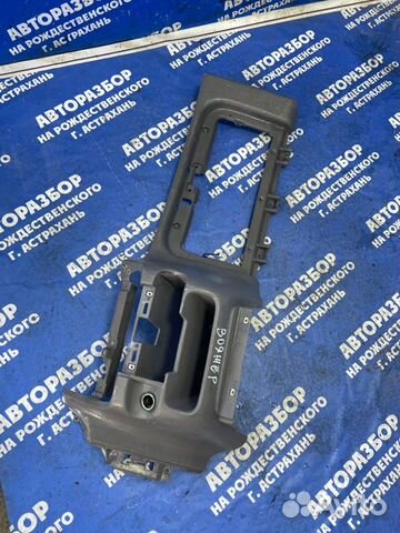 Накладка центральной консоли. Plymouth Voyager