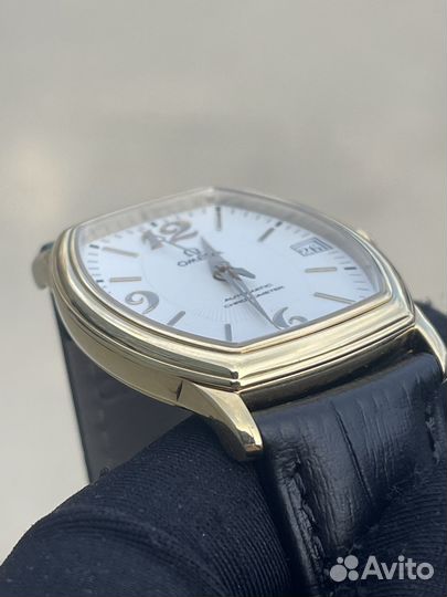 Часы Золотые Omega DE Ville Prestige Tonneau