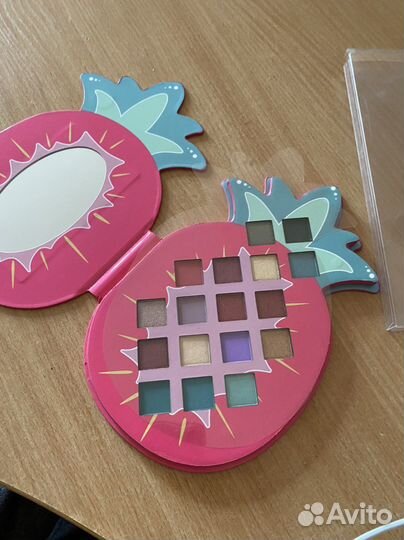 Палетка теней для глаз Tropical Pineapple