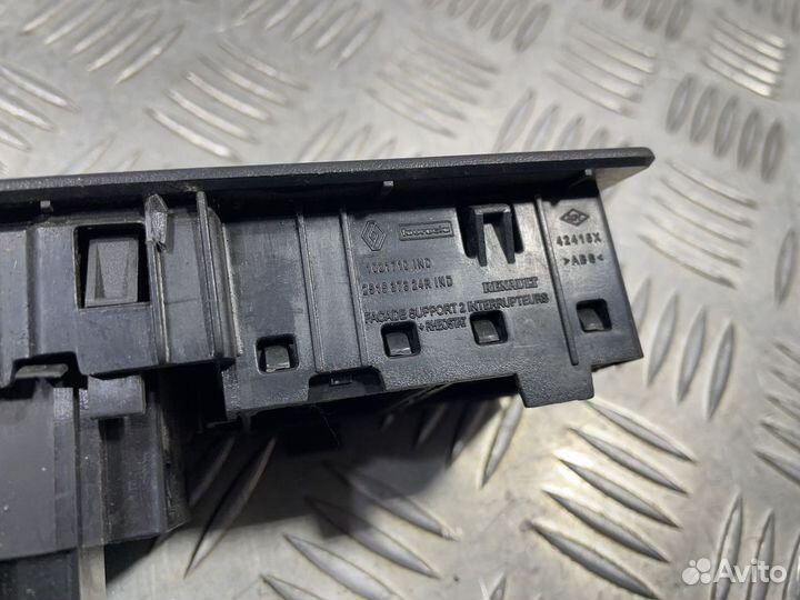 Блок кнопок Renault Fluence