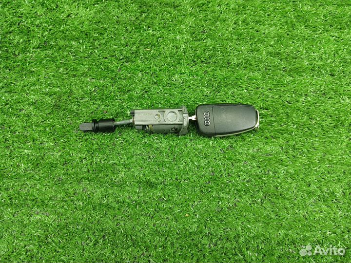Личинка замка двери с ключом Audi S3 8V