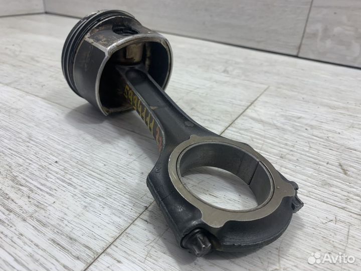 Поршень с шатуном Mercedes W203 C