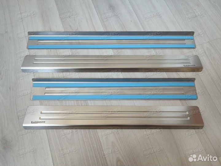 Накладки на пороги Dodge Journey 2008-2014