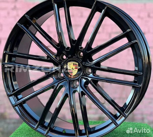 Литой диск в стиле Porsche R22 5x130