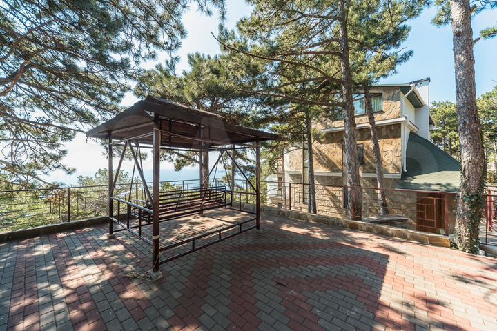 Дом 610 м² на участке 15 сот.