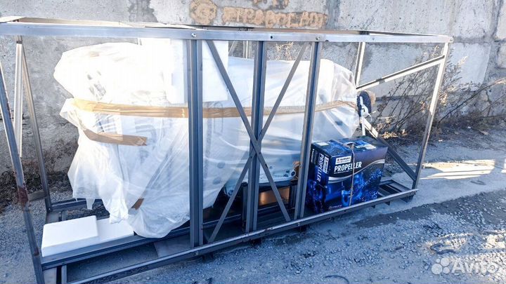 Мотор лодочный Suzuki DF250TX белый в наличии