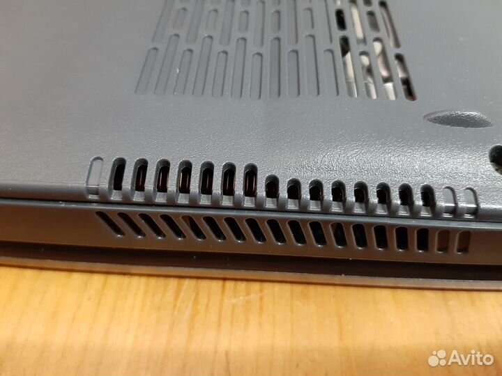 Ноутбук Fujitsu Siemens Amilo Pro V2000