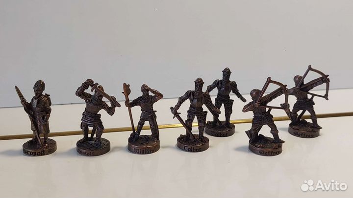 Металлические солдатики из киндера