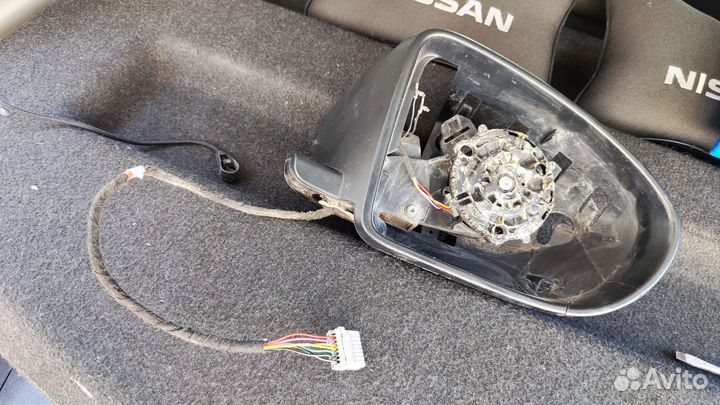 Зеркало правое Nissan qashqai j10