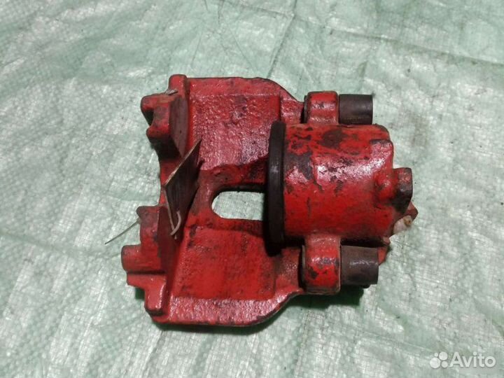 Суппорт передний правый Audi A6 C4