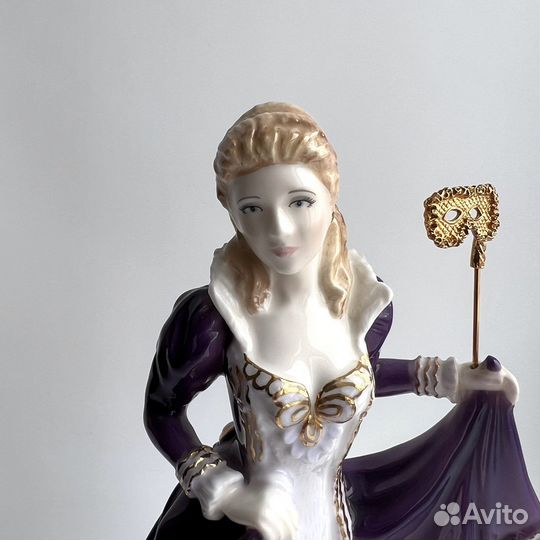 Royal Worcester. Фарфоровая статуэтка