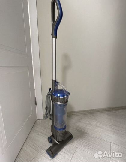 Пылесос вертикальный Vitek