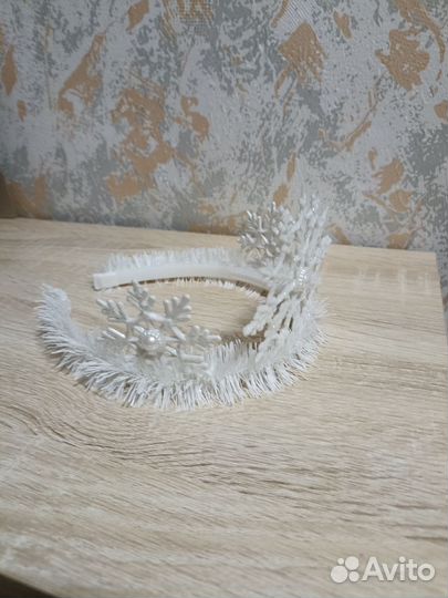 Ободок со снежинками