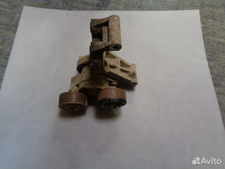 Mitsubishi l200 Кронштейн генератора 2017г 4N15