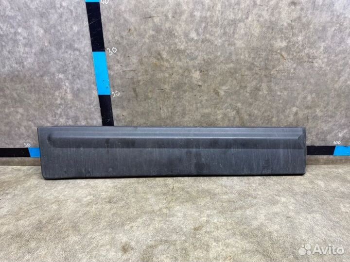 Накладка двери задняя правая Kia Sorento XM FL 2.4