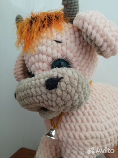 Вязаная игрушка Бычок