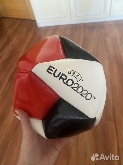 Футбольные мячи