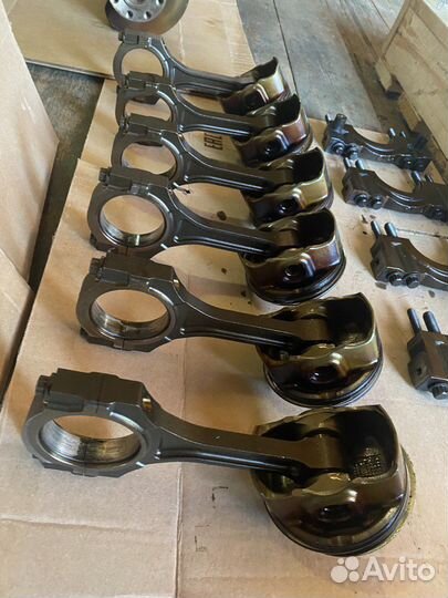 Поршни с шатунами в сборе