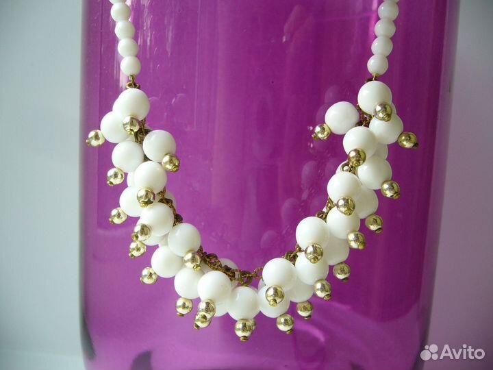 Бусы. Молочное стекло. Старая Чехия