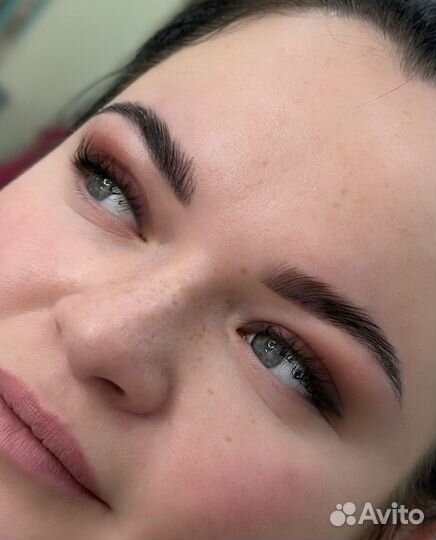 Мастер бровист