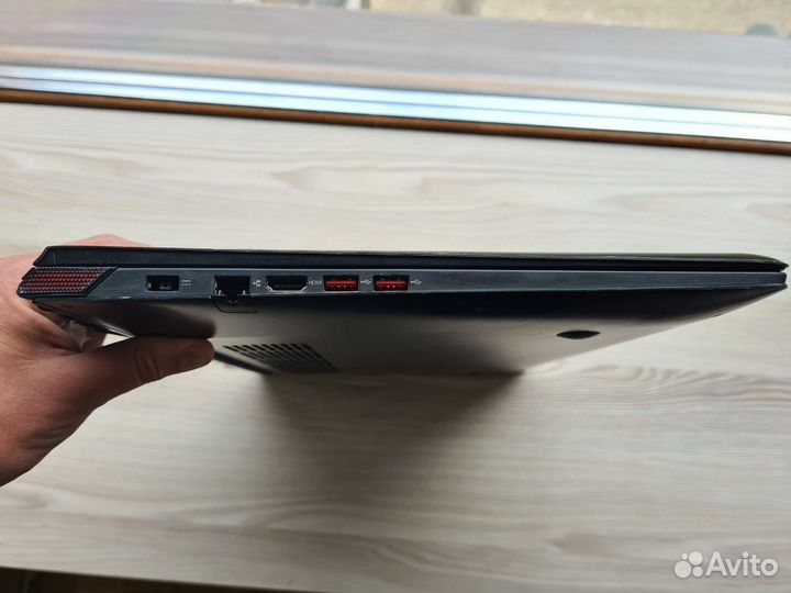 Приятный ноутбук 17'