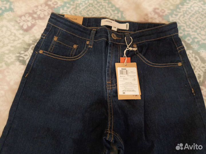 Джинсы новые для мальчика 146