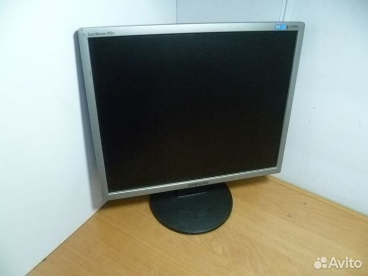 Монитор Samsung 943N 19*