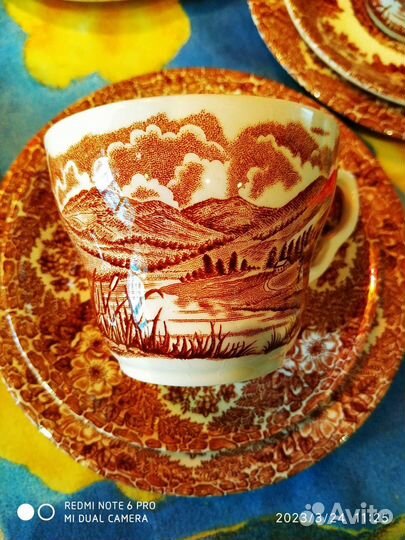 Тарелки 6шт.Англия и 4 чашки