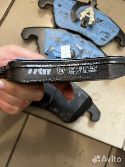 Колодки переднии TRW GDB1737 на мерседес