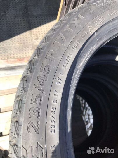 Continental IceContact 2 235/45 R17