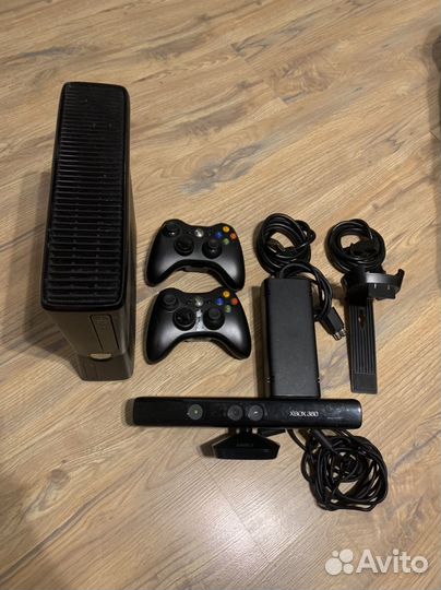 Xbox 360 Kinect 500gb, FB, 70игр 2 джоя
