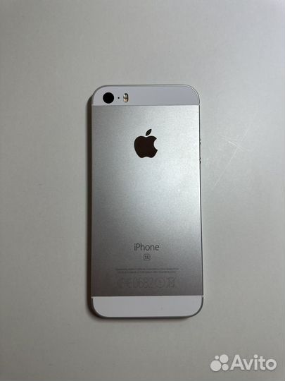 iPhone SE, 64 ГБ