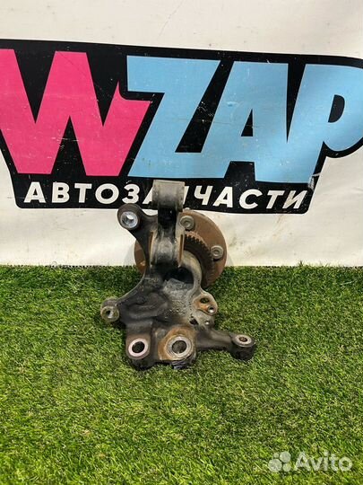 Кулак передний левый Ford Mustang 6 рест. 2018