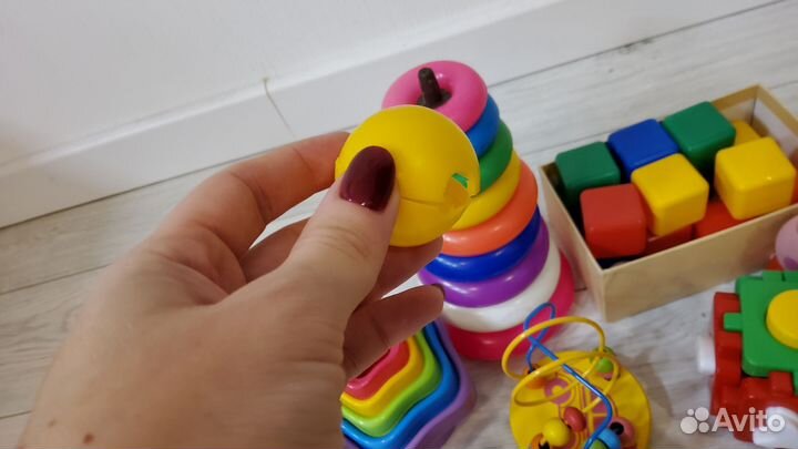 Развивающие игрушки погремушки неваляшка пирамидка