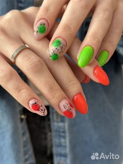 Маникюр в салоне