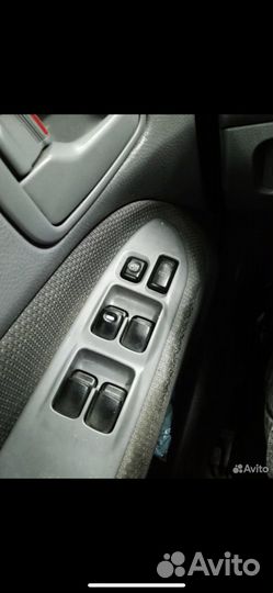 Mitsubishi Lancer 2 AT, 2002, 200 000 км