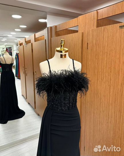 Вечерний шик: свадебные платья для вас