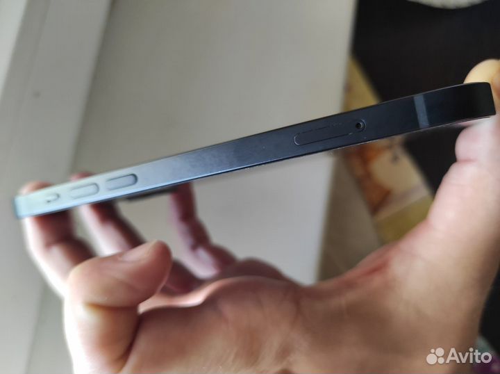 Телефон iPhone 12 64gb