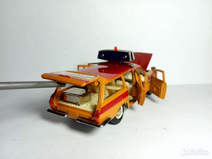 Модель СССР Волга Газ 2402 Аэрофлот 1:43 масштаб