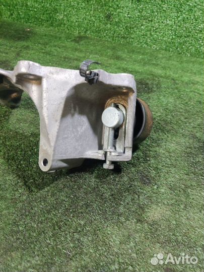 Кронштейн генератора Nissan 1.2 HR12DE