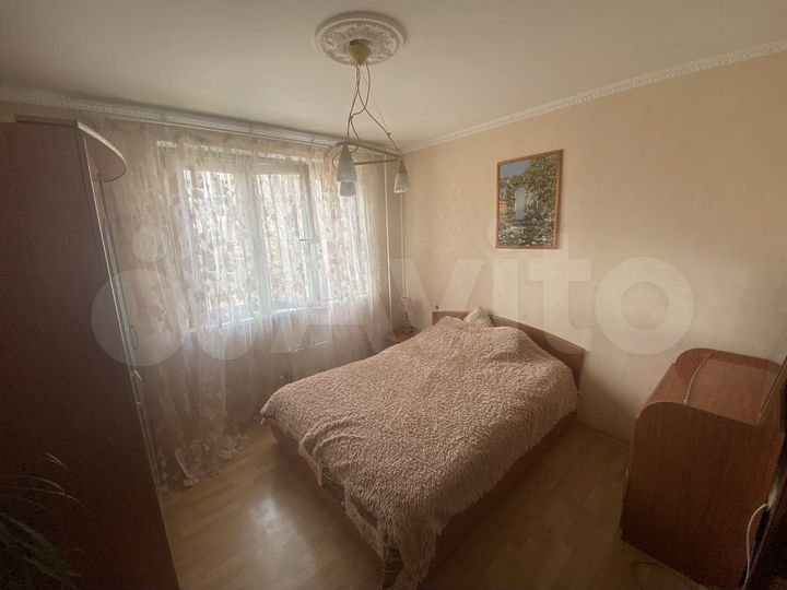 Комната 10 м² в 3-к., 3/15 эт.