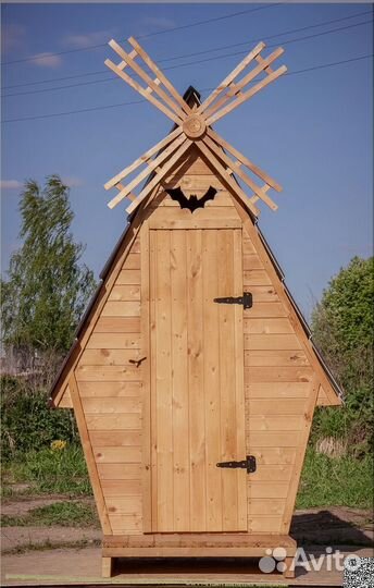 Дачный туалет деревянный