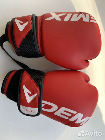 Боксерские перчатки demix