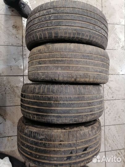 Accelera PHI-R 245/45 R18