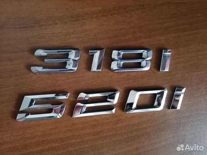 Оригинал шильдик эмблема bmw на крышку багажника