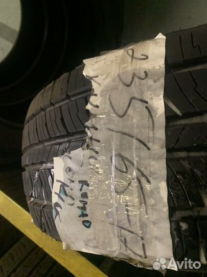 Kumho Road Venture APT KL51 235/65 R17