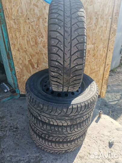 Bridgestone Ice Cruiser 7000 205/60 R16 92B