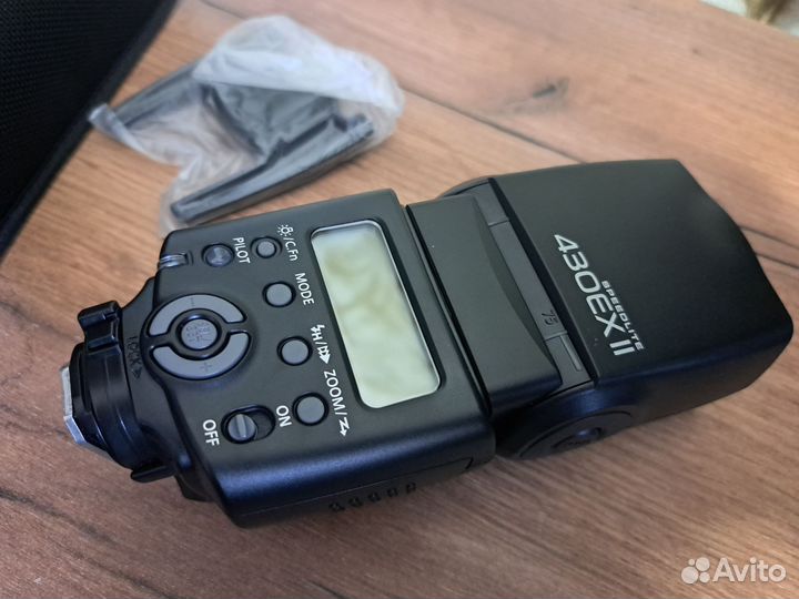 Вспышка камеры canon 430EX2