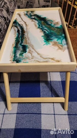 Поднос деревянный на ножках