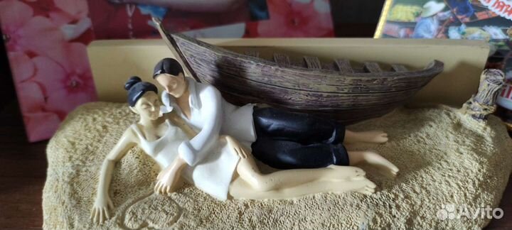 Статуэтки